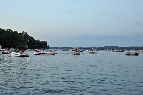 Okauchee-Lake-Boats-waiting-for-fireworks-on-the-Fourth-of-July